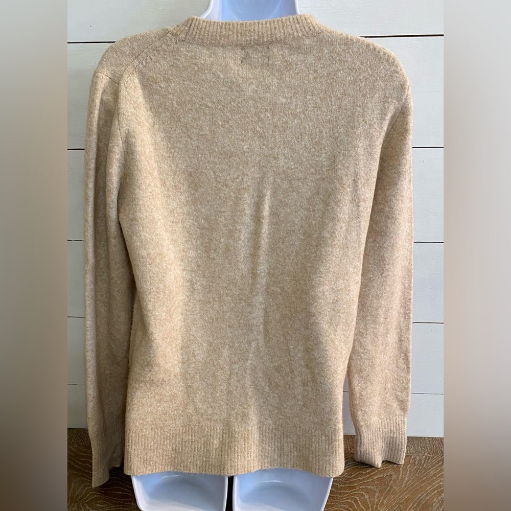 J Crew Women’s Sz M Extra Soft Wool Blend Crewneck Sweater in Oatmeal - Picture 6 of 14